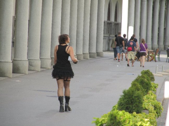 260294_2210701227508_2203961_n